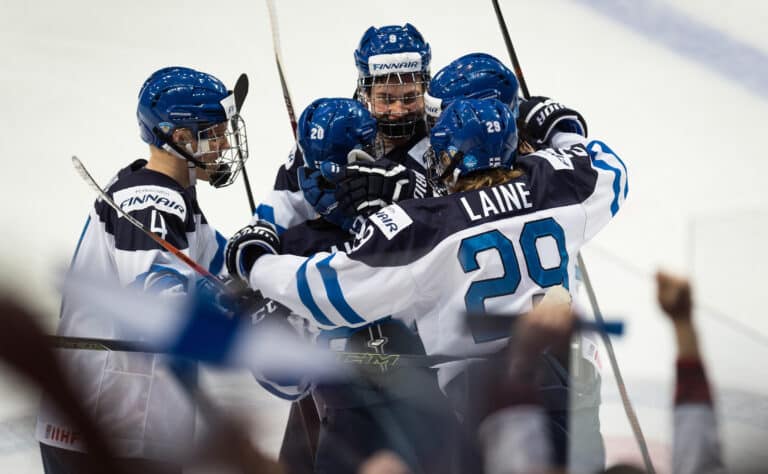 Juttusarja, joka ei jätä lätkäfania kylmäksi: ”Nuoret Leijonat 2016 – kymmenen vuotta myöhemmin”