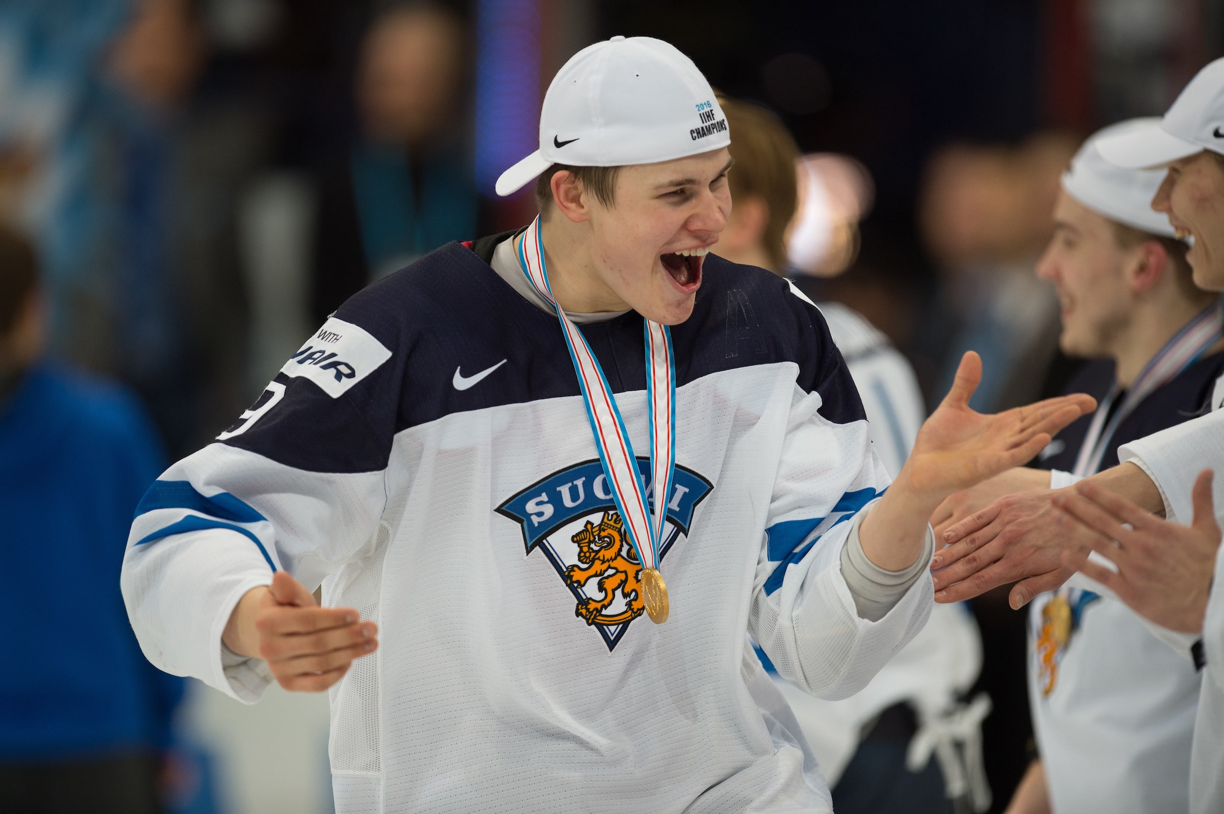 Jesse Puljujärvi istuu NHL-otteluissa katsomon puolella – pettyi silti, ettei saanut kutsua Leijoniin