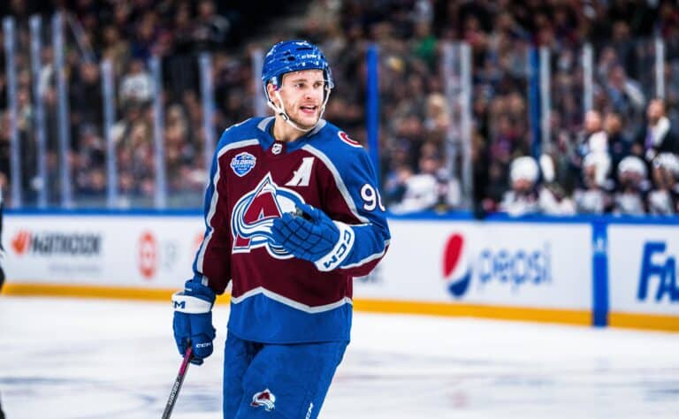 Mikko Rantanen ja Colorado Avalanche kuutamolla – ”Peli oli karmeaa”