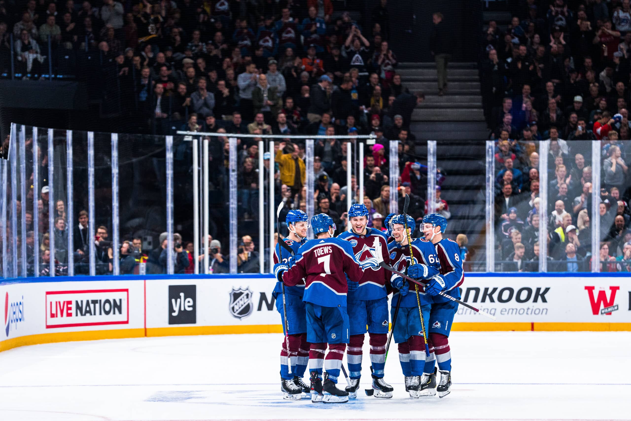 Kaapo Kähkönen taapertaa varjojen mailla