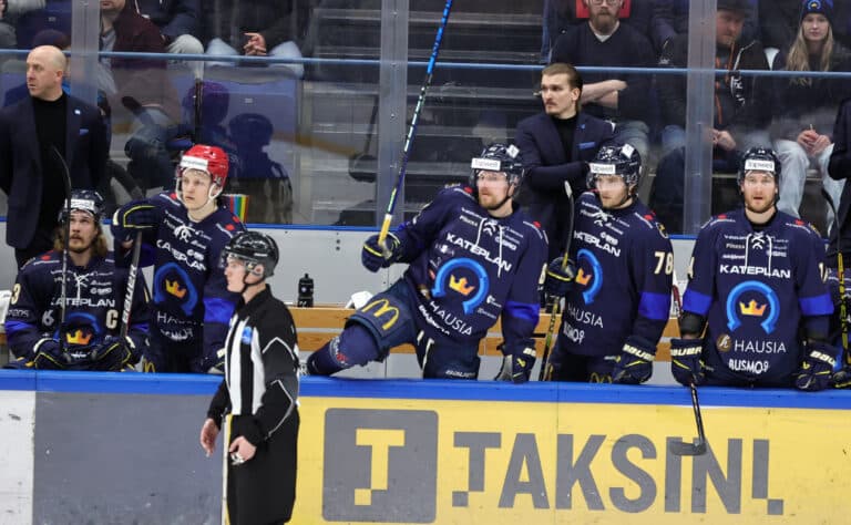 Kiekko-Espoo nappasi kaksi kanukkia – toinen on tuore pistepörssin voittaja!