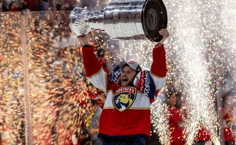 Suomalaista historiaa! Florida Panthers vei Stanley Cupin – Aleksander Barkov kapteeni, 5 suomalaista voittajaa!