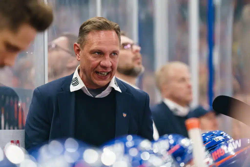 Jussi Tapola lähetettiin laulukuoroon