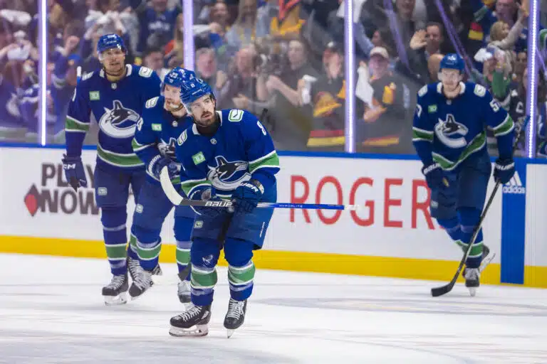 Vallanvaihto? NHL-luotsi vaitonaisena jatkostaan