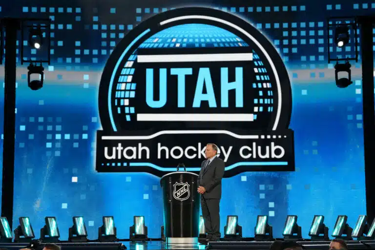 NHL:n varaustilaisuudessa paljon liikkuvia palasia – ykköskierroksen varausvuorot kaupan