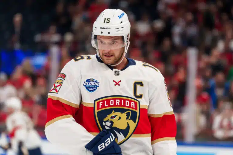 Aleksander Barkov jälleen tehokkaana – enää vain Kurri ja Selänne edellä supertilastossa