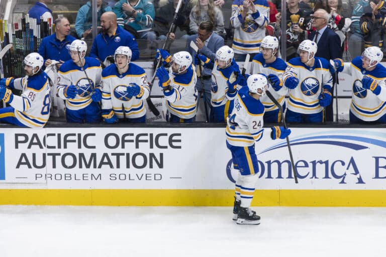 Viides seura – miksi NHL-pakki ei pysy paikallaan?