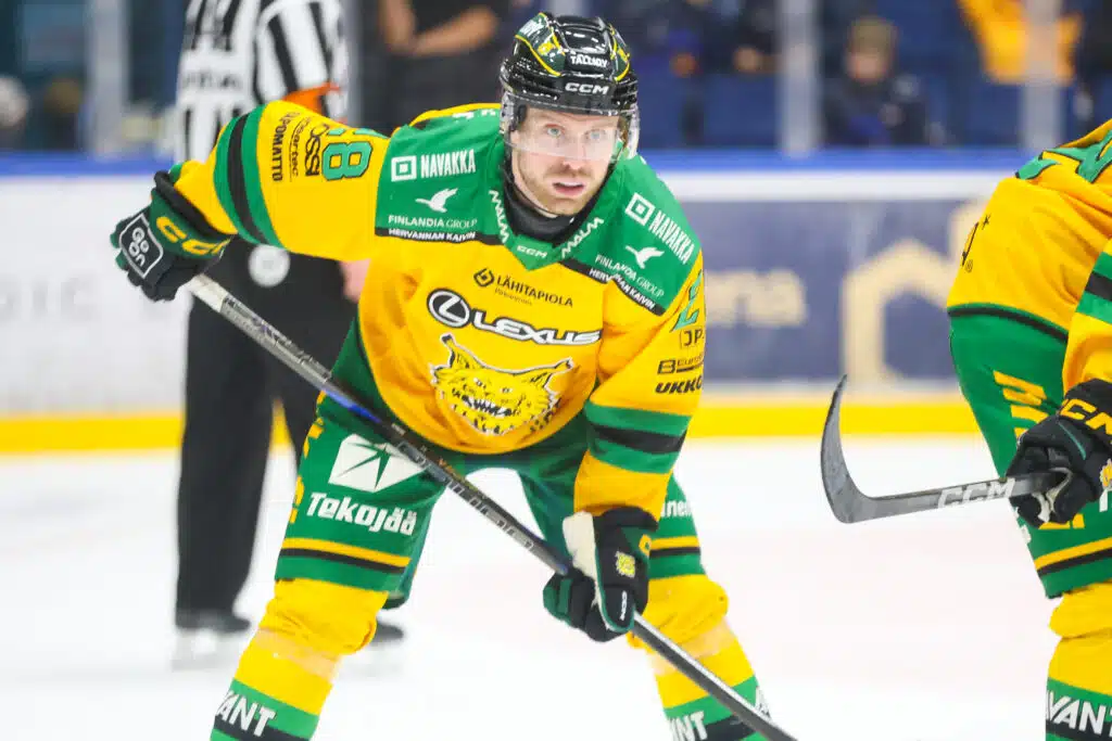 Ilvekselle sopimus ruotsalaispelaajan kanssa