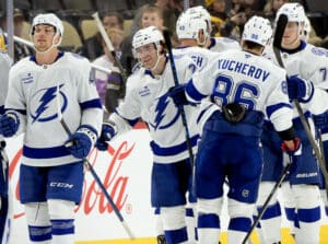 NHL:ssä räjähti – 100 pistettä täyteen hurjassa illassa ja pistekuninkuus taas tähtäimessä