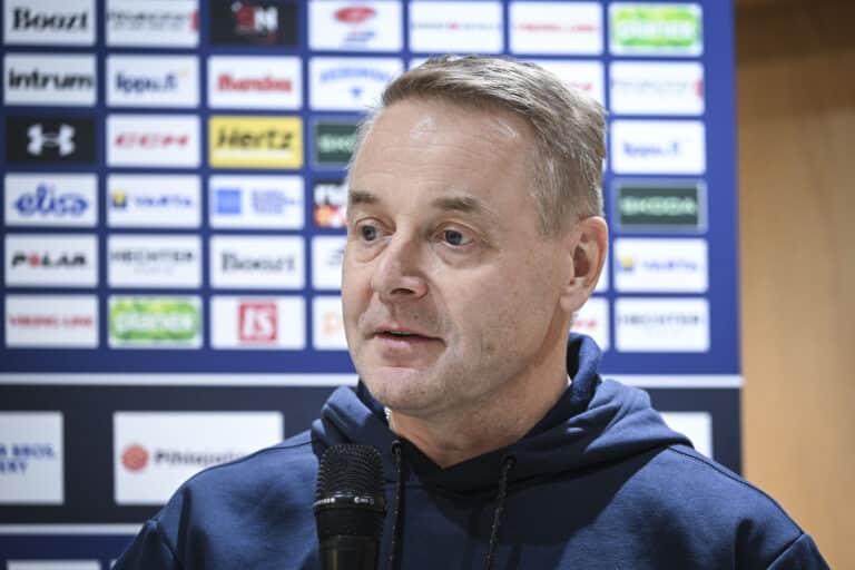 Naisleijonat kärsii pahasta tehottomuudesta – ”Yritetäänkö liian hienoja maaleja?”