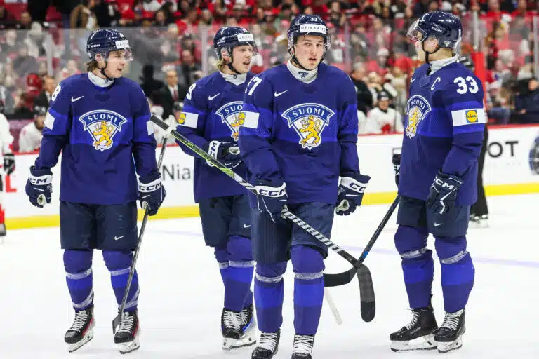 Suorempi tie välieriin – tässä Nuorten Leijonien raju panos Latviaa vastaan 