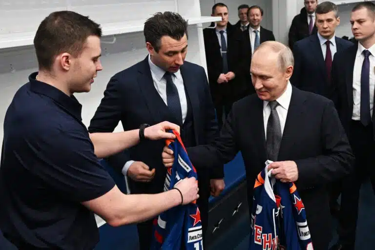Roman Rotenberg veti venäläiset murskavoittoon Siperiassa