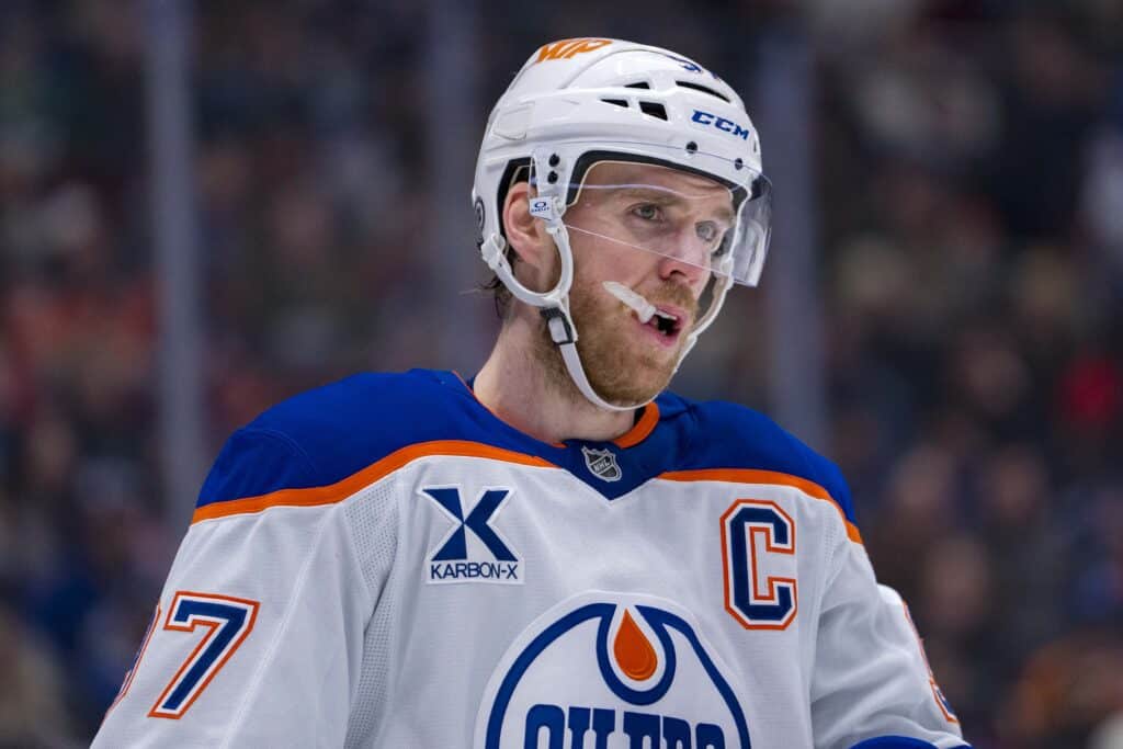 Connor McDavid menettää keskituloisen suomalaisen neljän vuoden palkan