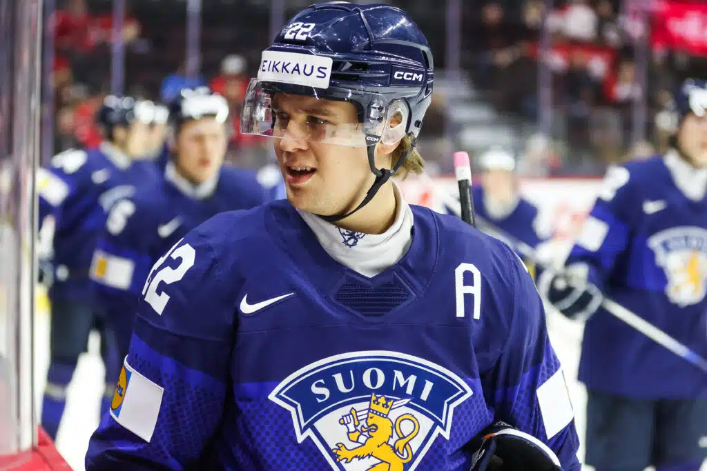 Suomalaispelaajat juhlivat mestaruutta Kanadassa