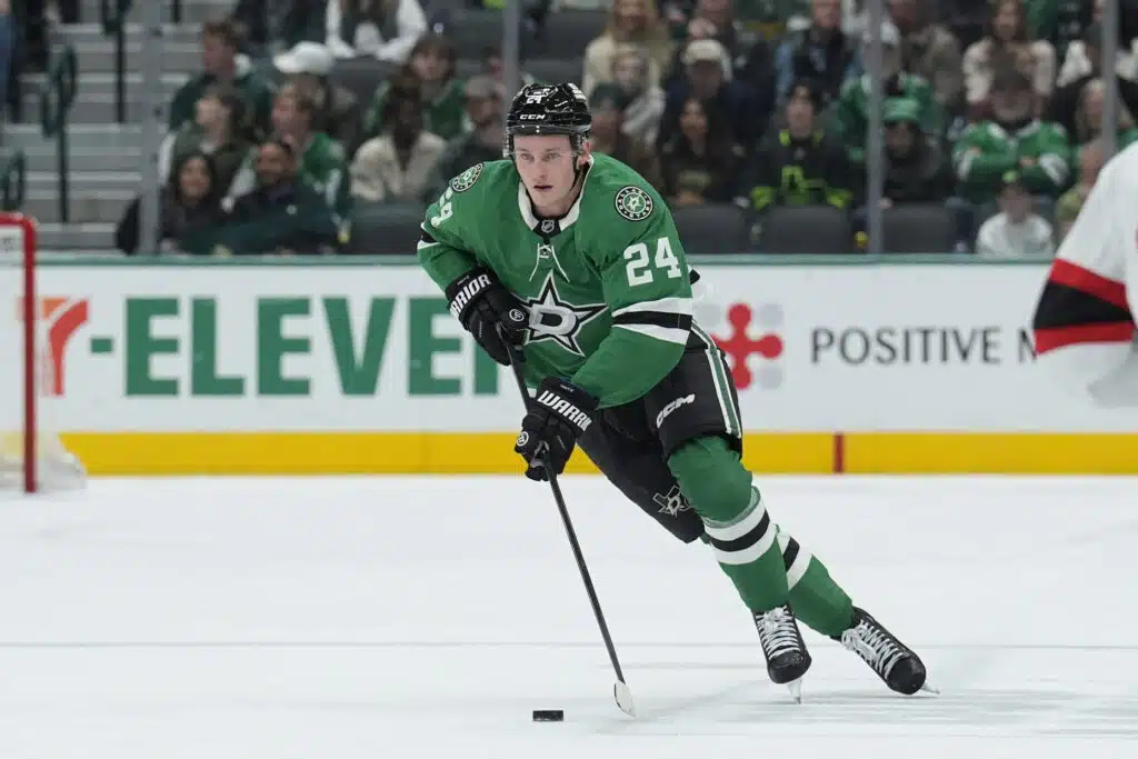 Roope Hintzin liekki palaa kirkkaana – Starsin suomalaistähti häkellyttävässä pistetahdissa