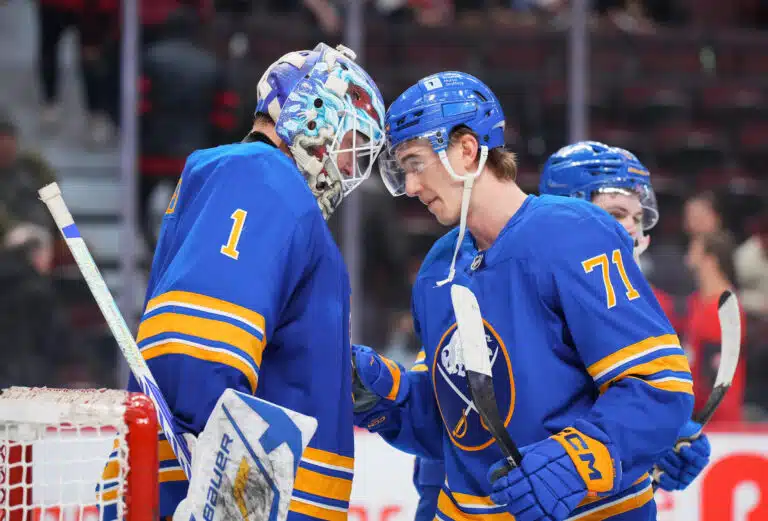 Ukko-Pekka Luukkonen pimensi Connor McDavidin