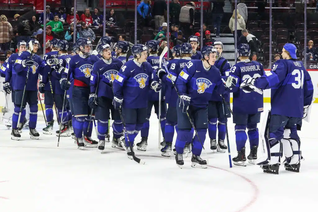 Nuoret Leijonat veti keskellä yötä hurjan yleisömäärän