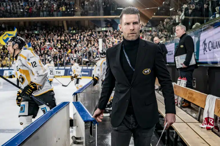 Kärppien kriisi syveni lauantaina – ”Sanat aika vähissä”