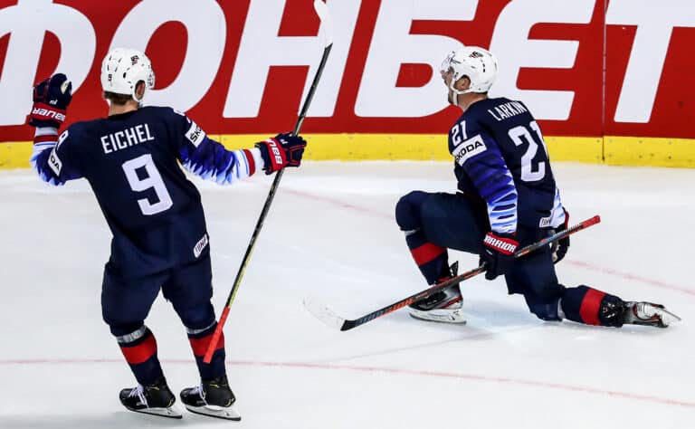 Dylan Larkin vaatii tehoja kahdelta USA:n tähdeltä