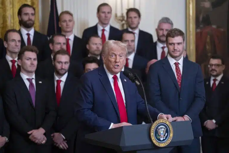 Donald Trumpia hehkutetaan valtavasti USA:n pukukopissa