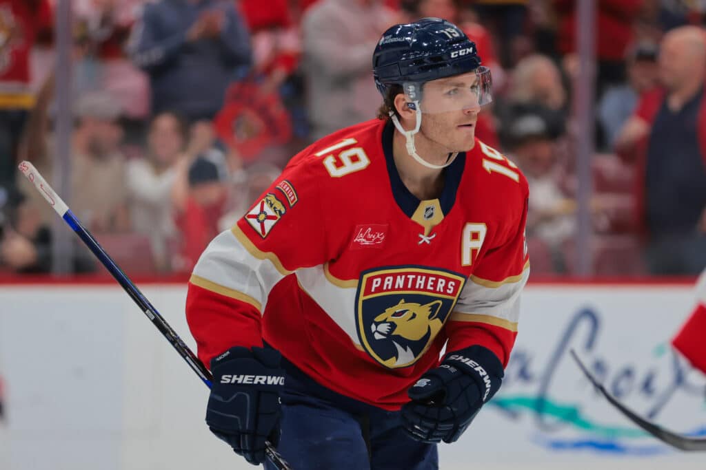 Matthew Tkachuk pursuaa isänmaallista hurmosta