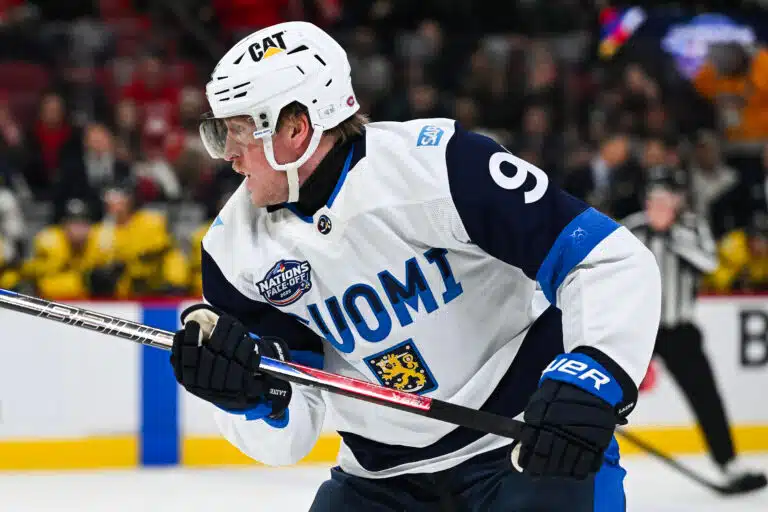 Patrik Laine yhteenotosta ruotsalaistähden kanssa: ”Vähän kutittelin pohkeita”