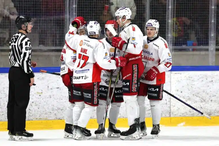 Näkökulma: Suomen jääkiekko oireilee – synkkä viesti Kajaanista