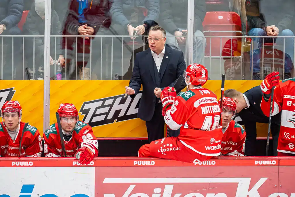 Näkökulma: Vaasan Sport täräytti valmentajapotkut – paniikki on jo päällä