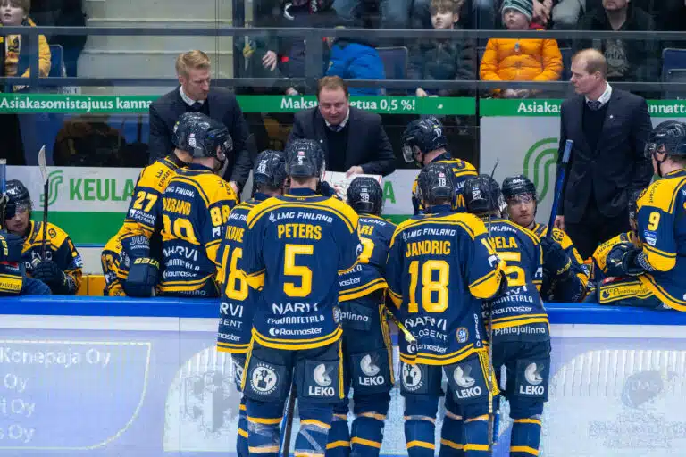 Lukko haastaa tiukasti Ilvestä – Pelicans tukalassa paikassa