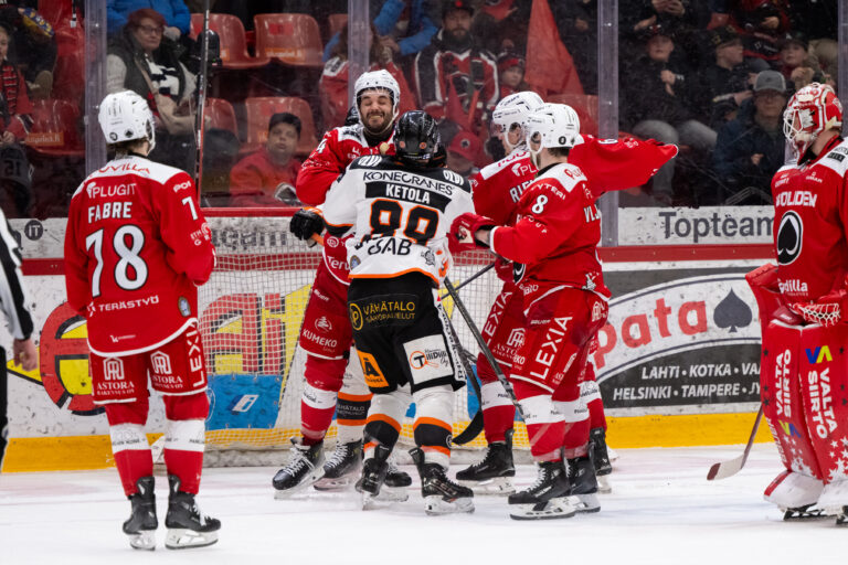 SaiPa selvisi – HPK:lle heitettiin rantapalloja