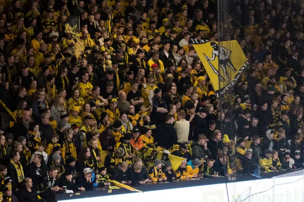 Mihin katosi SaiPa-huuma? – paljon tyhjiä paikkoja