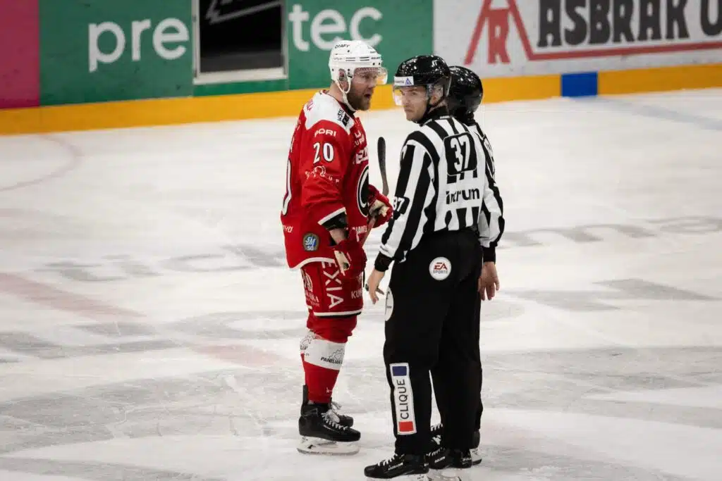 Ässien Roope Talajasta yllättävä päätös – Sportin pelaajalle pelikieltoa