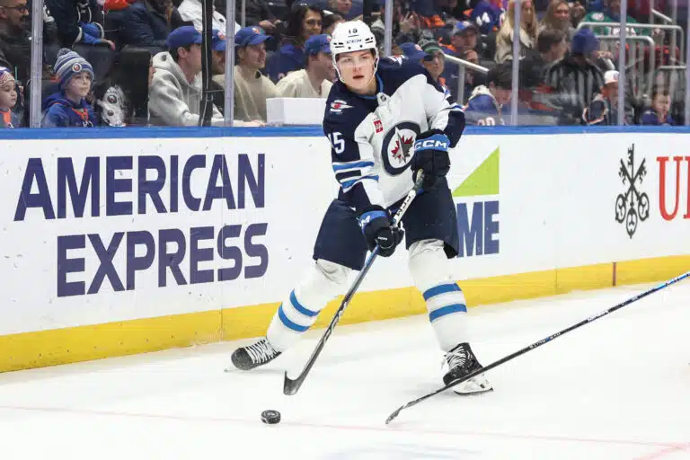 NHL-jäät taakse – suomalaishyökkääjä siirtyy Sveitsiin