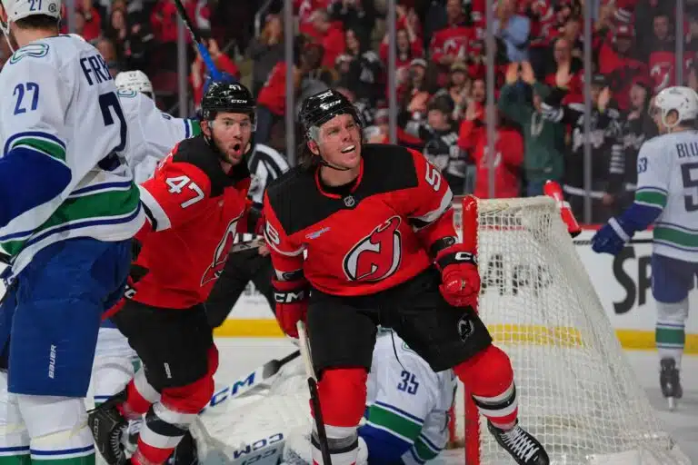 Erik Haula juhli tärkeää voittoa