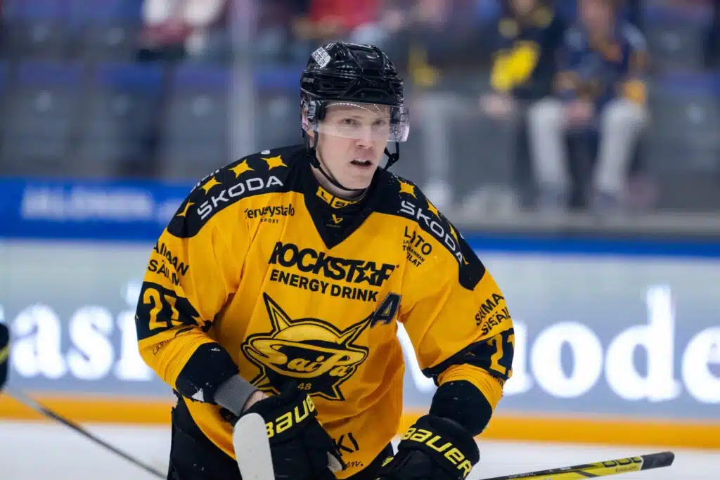 Jori Lehterälle mailasta haaroväliin – ei pelikieltoa