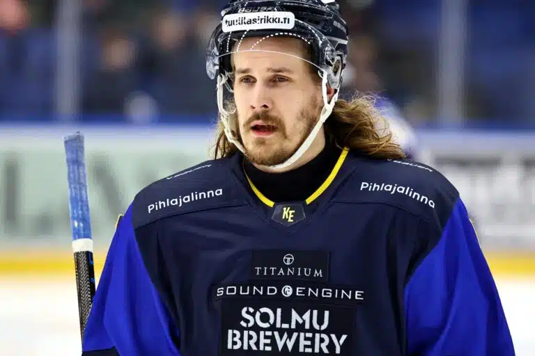 Pahasti loukkaantunut Kiekko-Espoon pelaaja avasi tilannettaan