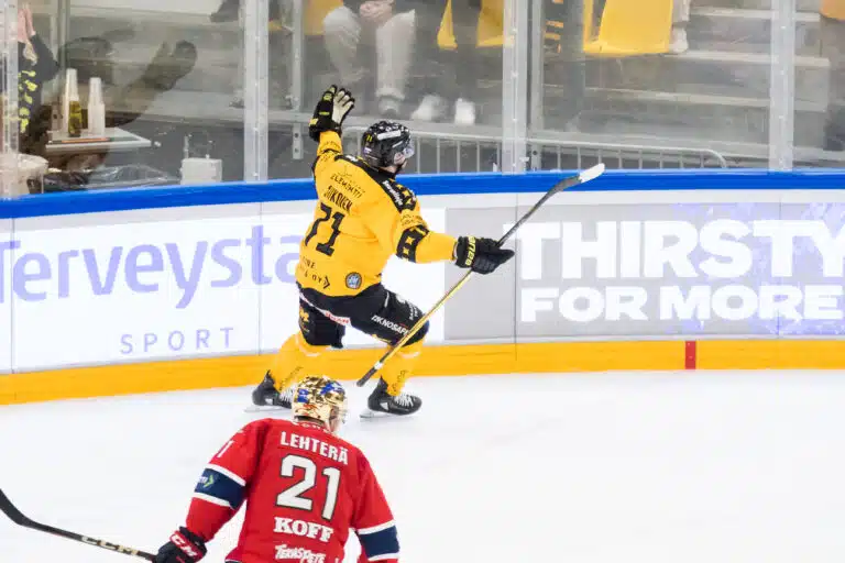 Näkökulma: HIFK:n hallituksen syytä kuunnella Erkki Junkkarisen hittibiisiä