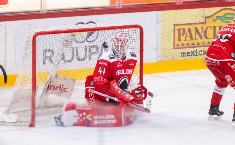 Ässien maalivahti pestattiin Kärppiin