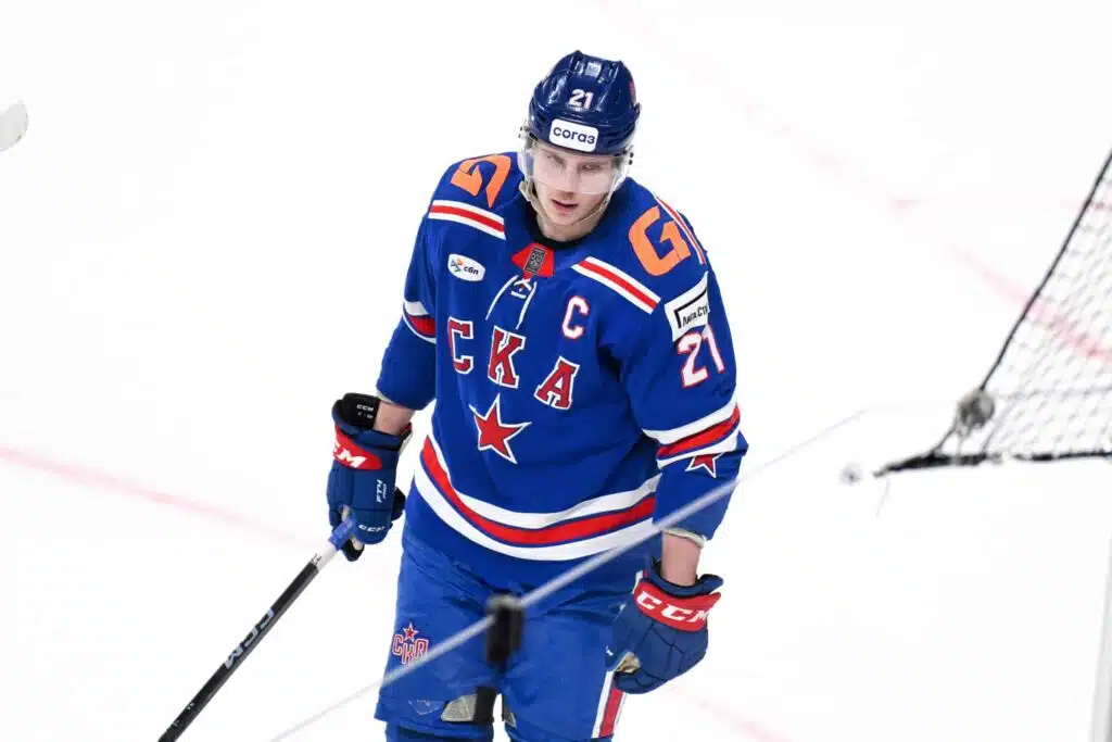 Carolina Hurricanes vahvistui Pietarin SKA:n tähdellä