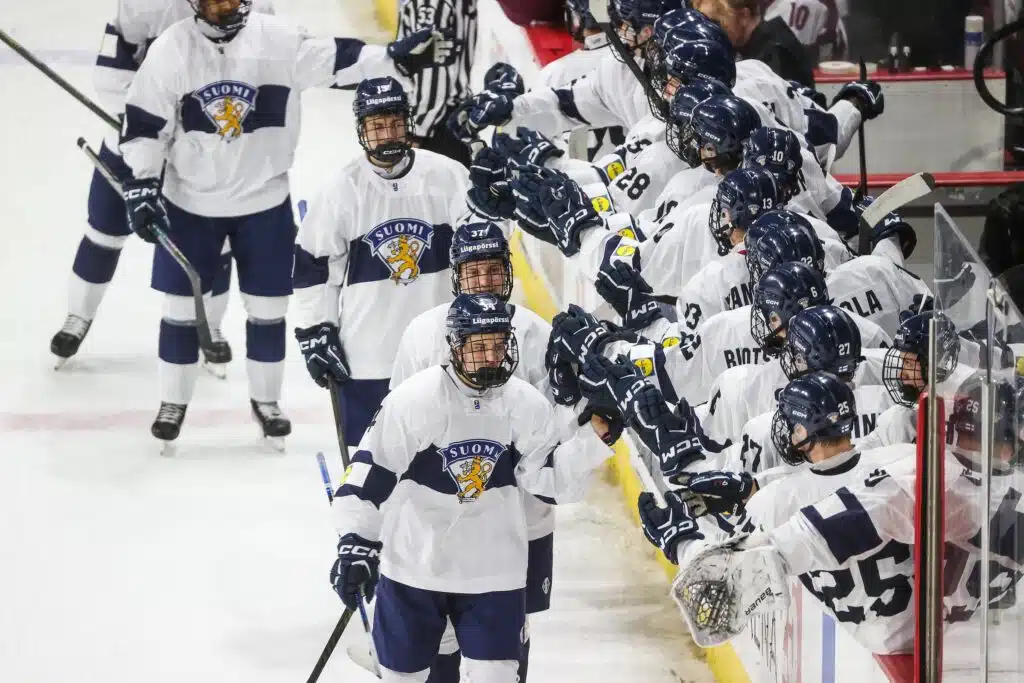 Näkökulma: Vain yksi voitto – Suomen jääkiekon kärki huolettaa