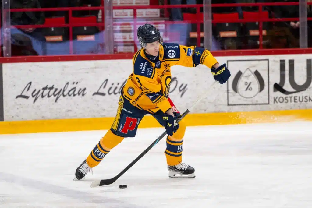 Lukko vahvisti kovan pelaajasopimuksen