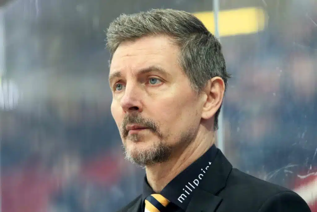 Kultaleijonasta Naisleijonien päävalmentaja