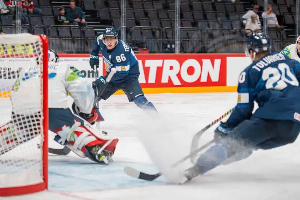 Eeli Tolvanen hehkutti Teuvo Teräväisen ennätystä – ”Aika hassu päivä”