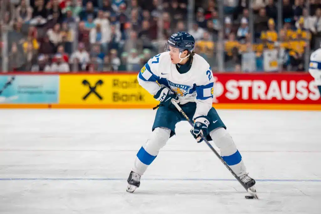 Suomen NHL-pelaajan veli jalkapallon EM-kisajoukkueeseen