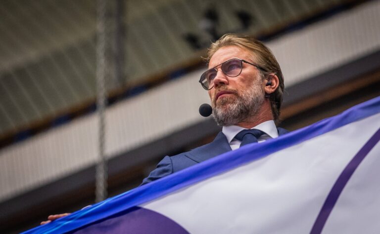 Peter Forsberg murtui – kiekkolegenda rikkoi hiljaisuuden