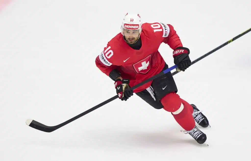 Sveitsin kiekkotähdelle huikea kunnianosoitus