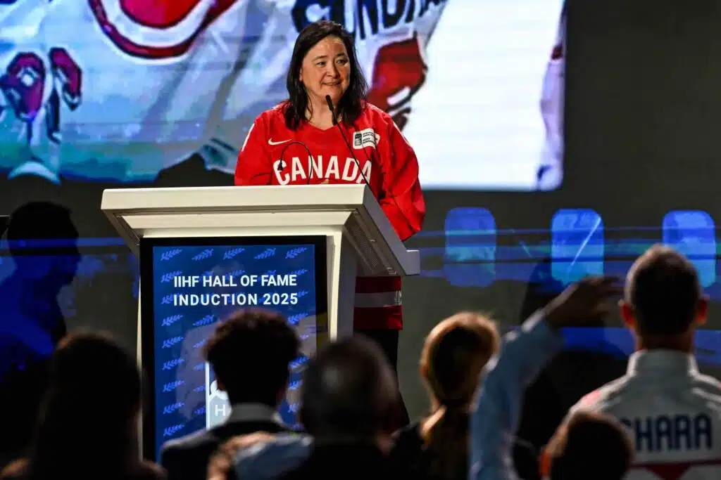 Kanadan kiekkolegenda ylistää suomalaisia