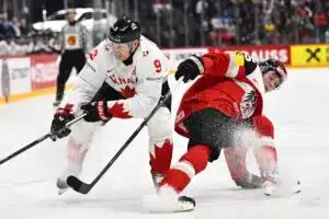 Nathan MacKinnonia ei lomailu olympialaisissa kiinnosta