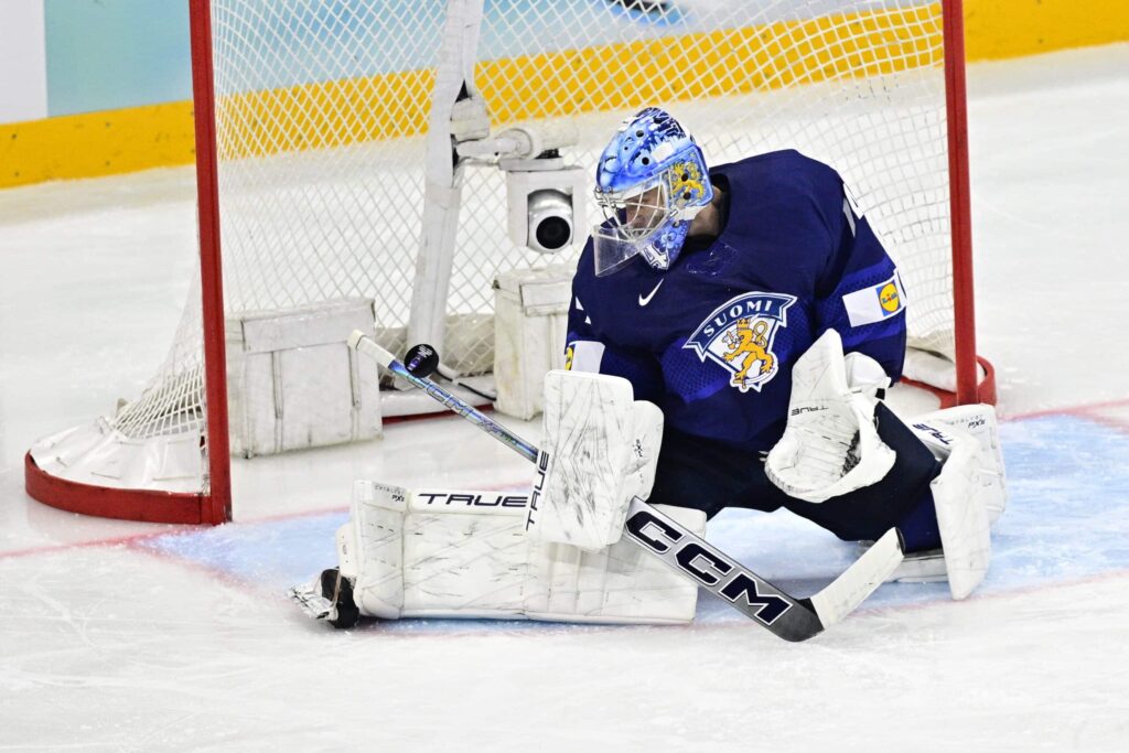 Teuvo Teräväinen ja Juuse Saros laitettiin katsomoon