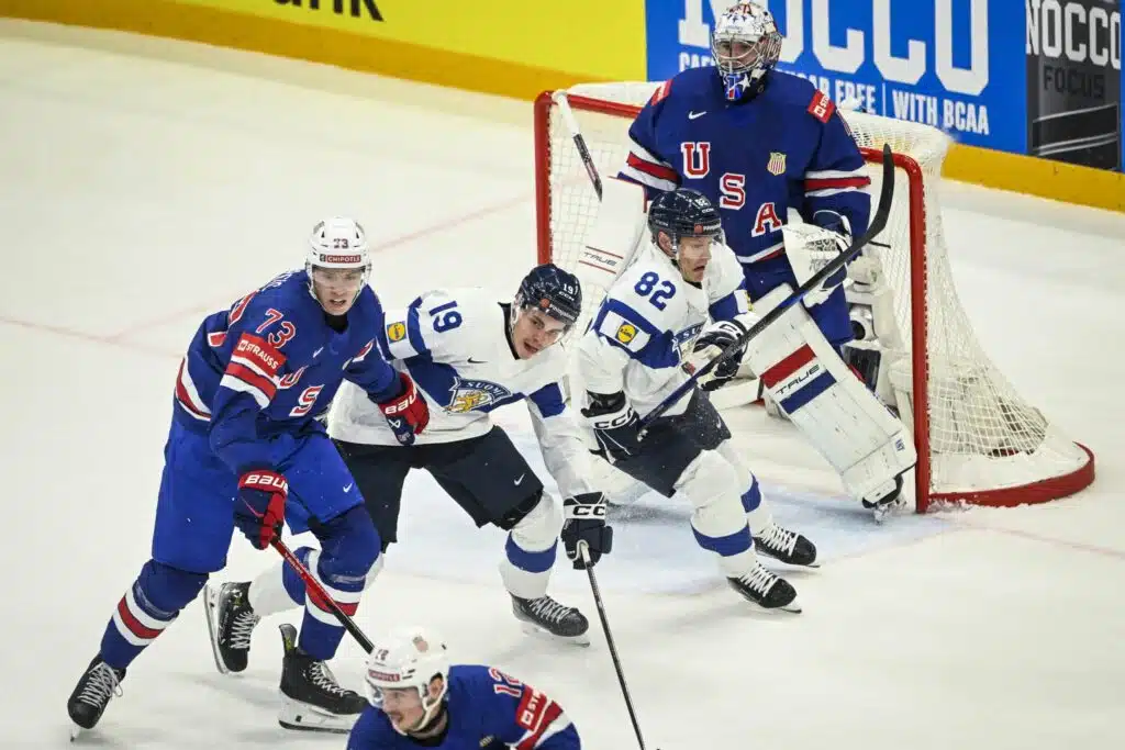 NHL:n yllätyskortti häikäisee – yksi nimi nousi täysin puskista Vezina-pöytään